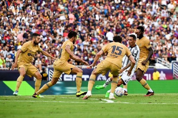  عکس؛ رویارویی دوباره ستاره اسبق رئال مادرید با بارسلونا