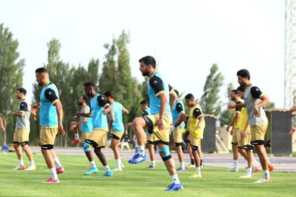 مهاجم جنجالی در تمرین گل گهر عکس