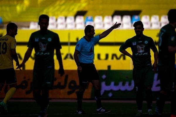  مشکلات داوری لیگ بیست‌ودوم با مردودی داوران باتجربه و در غیاب VAR  سلیمانی  حاشیه‌ها فصل آینده بیشتر می‌شود