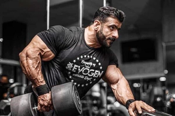 واکنش تند هادی چوپان به آبروریزی بزرگ سجاد غریبی عکس