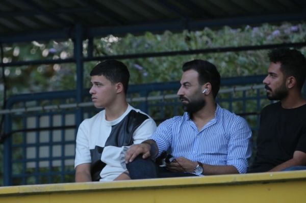  گزارش خبرورزشی  یک دلال کمر به نابودی بازیکن استقلال بسته است  آن خانم از اقوام بازیکن استقلال بوده است