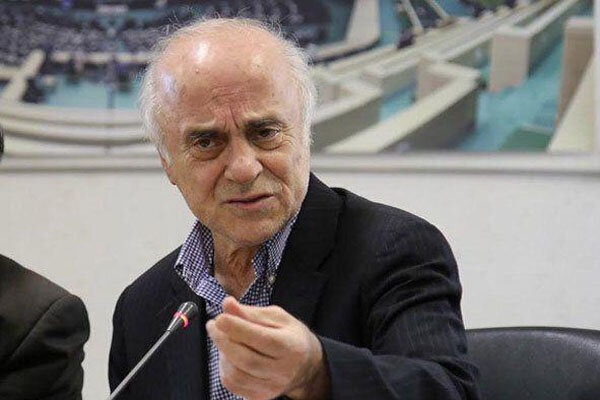  داریوش مصطفوی  نماینده‌های مجلس در فوتبال دنبال رأی می‌گردند