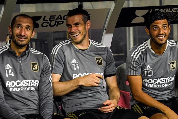 عکس؛ سه ستاره سرشناس روی نیمکت لسآنجلس افسی