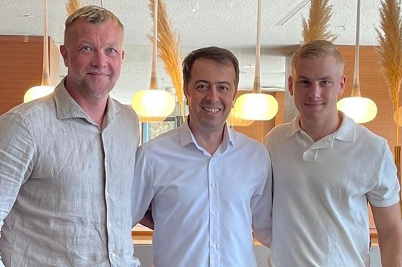 واکنش مدیر برنامه لوکادیا بعد از توافق با پرسپولیس عکس