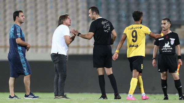 اولین باخت استقلال تحت تاثیر یک صحنه مشکوک عکس