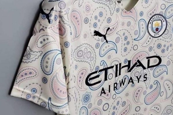  لباس جدید پرسپولیس و الهام گرفتن از کیت سوم سابق منچسترسیتی عکس