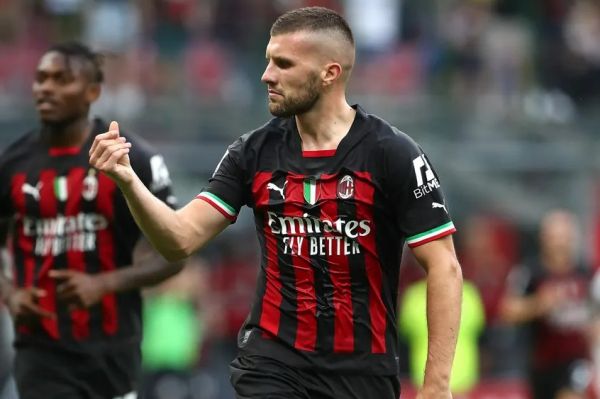  روسونری با کامبک کارش را آغاز کرد