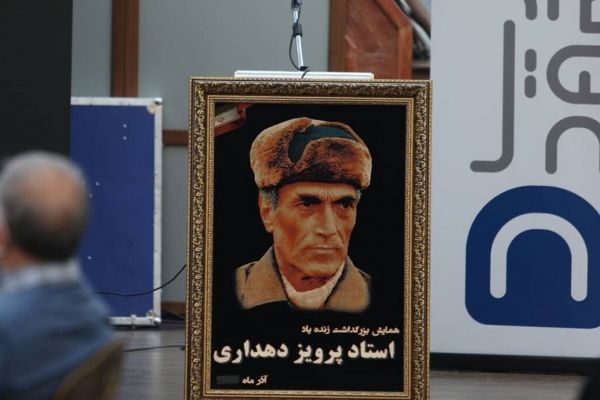  دختر مرحوم دهداری  آقای خیابانی  این یک دروغ بزرگ درباره پدرم است  وقتی اطلاع کافی ندارید چرا حرف می‌زنید