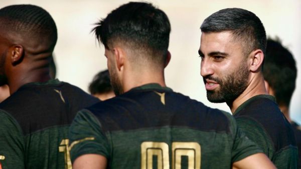 سوال روز؛ چرا قرارداد کاوه رضایی رسمی نشده است