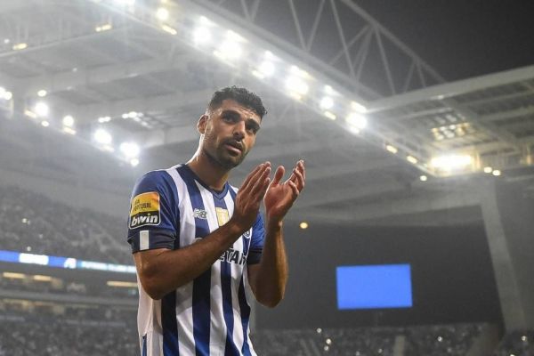 آبولا طارمی برای جشن گرفتن ۱۰۰ دلیل دارد