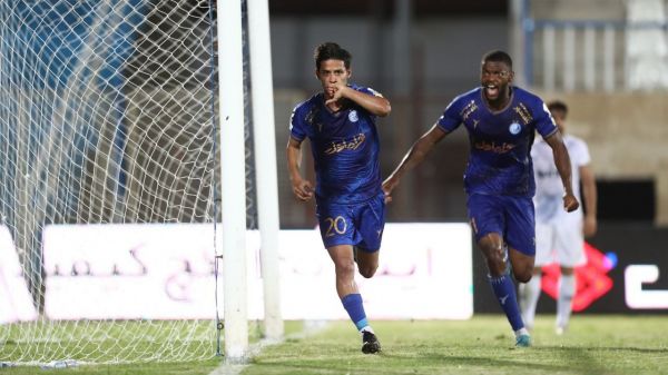 مهدی قایدی در انزلی از سیاوش اکبرپور عبور کرد