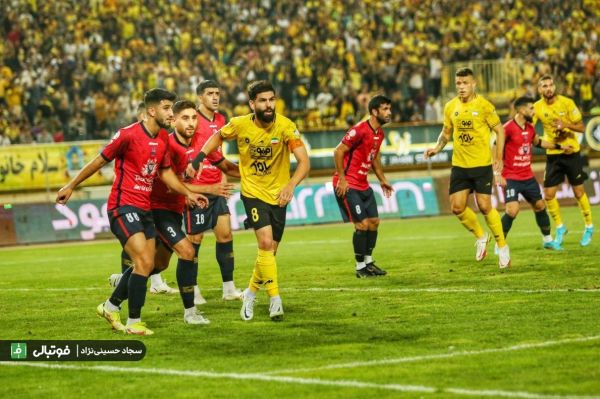 سپاهان 2 - نساجی یک سپاهان با یاسین به شش رسید مطمئن با دست و فرمان مورایس