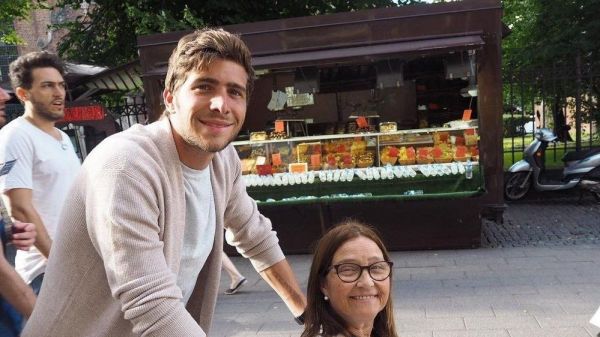  بازیکن بارسلونا که مادرش را با بیماری مشابه مربی اسبق بارسلونا از دست داد