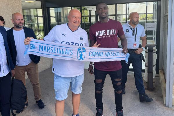  رسمی؛ مدافع منچستریونایتد راهی رقیب سنتی پاریسن ژرمن شد