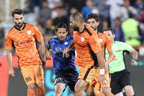 بزرگ یک لحظه غفلت کردیم و جریمه شدیم هفته آینده منتظر بانوان کرمانی هستیم