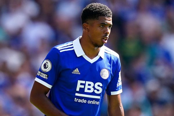 توافق چلسی با مدافع فرانسوی با مبلغی جنونآمیز