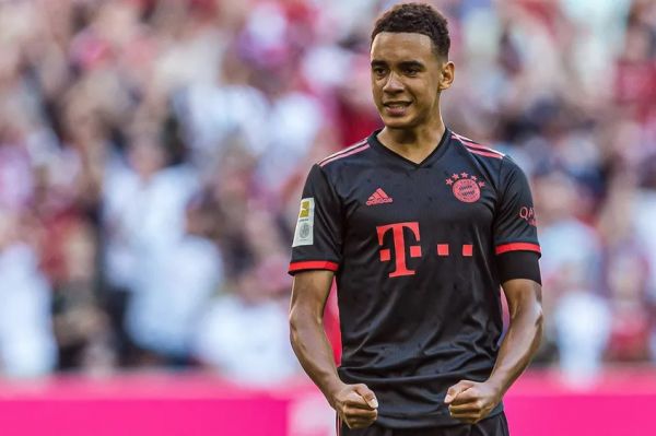  تمجید اسطوره آلمانی از پدیده بایرن مونیخ  او مرا یاد مسی می‌اندازد