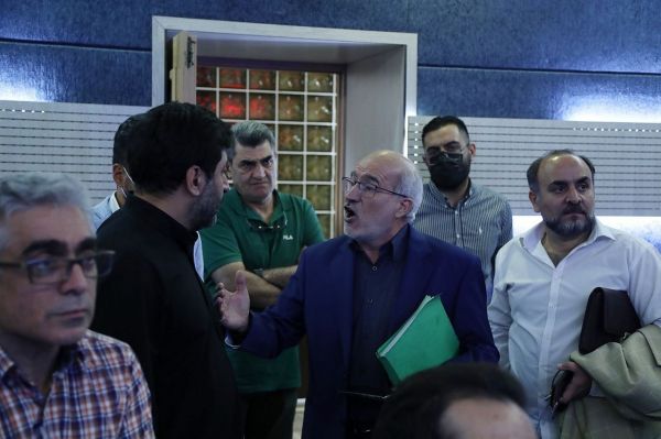  عزیزالله محمدی  من می دانستم انتخابات لغو می شود اما نگفتم تا آدم بده داستان نشوم