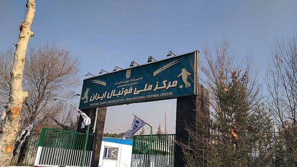  حضور بامدادی خبرنگاران و گزارشگران در مرکز ملی فوتبال  جلسه هیات رییسه فدراسیون در حال برگزاری است