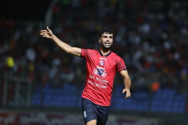  واکنش کلانتری به قضاوت داور و اخراجش مقابل پیکان