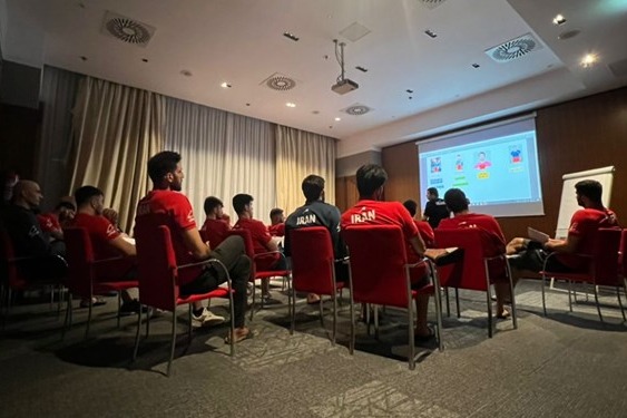 جلسه شبانه کادر فنی تیم ملی والیبال با ملیپوشان پس از شکست مقابل هلند