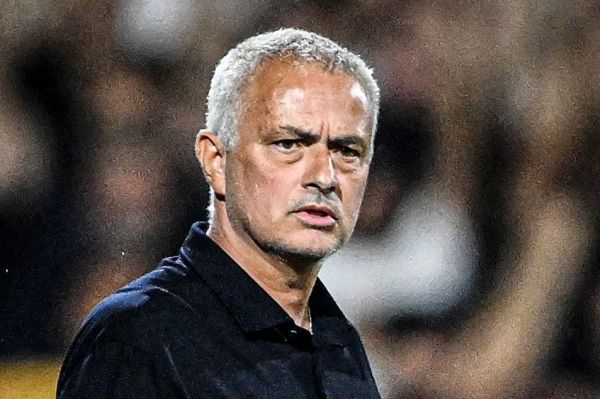 مسخره شدن مورینیو در شبکههای اجتماعی پس از 4 تایی شدن رم