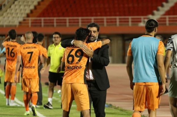 سرپرست مس کرمان ورزشگاه شهید وطنی هوایی آلوده داشت در سراسر بازی با نساجی به حسینخانی توهین شد