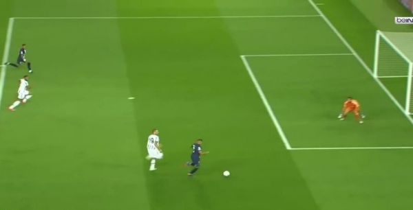  پاس ندادن امباپه به نیمار در موقعیت ایده‌آل که نیمار را عصبانی کرد عکس