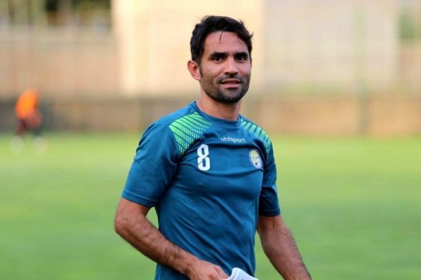 اسدی گذر زمان، تراکتور را مدعی میکند باید به تفکرات بردیف احترام گذاشت