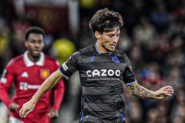 عکس؛ عاجز ماندن دو خرید 70 میلیونی و 100 میلیونی منچستریونایتد از مهار داوید سیلوا