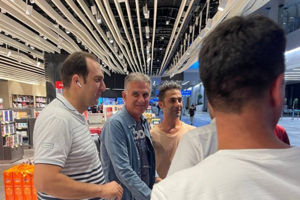 پرواز کارلوس کیروش از ترکیه به سمت ايران سرمربی تیم ملی ۶ صبح در تهران