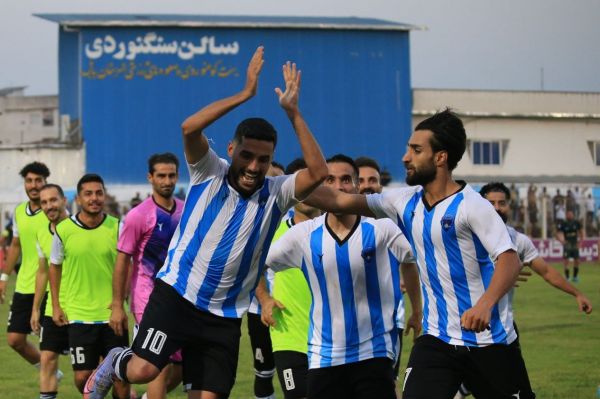 لیگ یک باز هم باخت سنگین تیم مشهدی