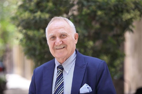 حسین کلانی دچار سکته مغزی شد