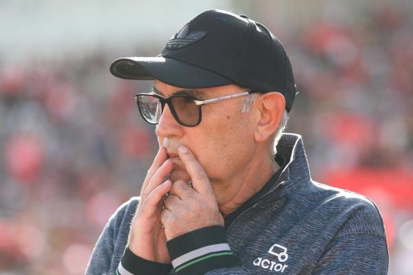  گزارش ویژه  بردیف می‌خواهد در آزادی  تونی اولیویرا  باشد