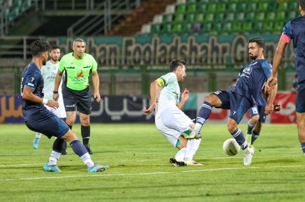 اعتراض باشگاه پیکان به داور مسابقه با ذوبآهن خطا قبل از گل و پنالتی