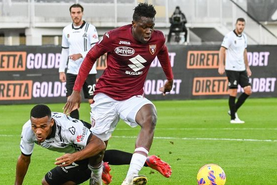 مدافع ساحل عاجی، گزینه جدید بارسلونا در پست دفاع راست