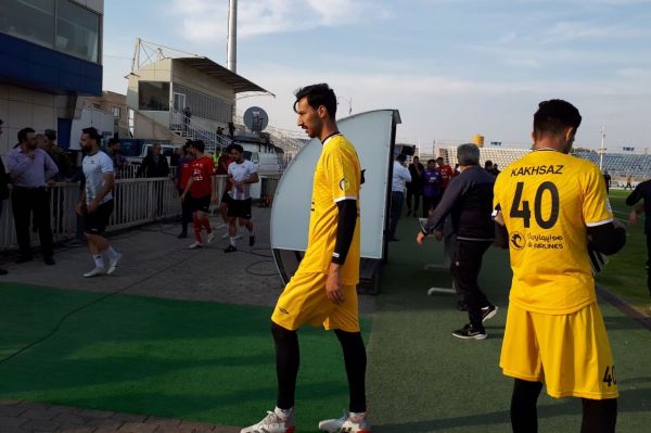 دروازهبان اصفهانی در تمرینات تراکتور چه میکند