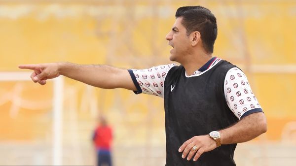 کریمیان تراکتور - سپاهان ال کلاسیکو است آلوز یک سر و گردن از لیگ ما بالاتر است