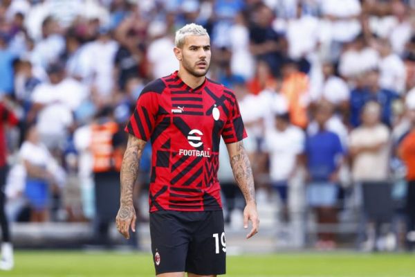  حمله سارقان به منزل بازیکن میلان در حضور همسر و فرزندش