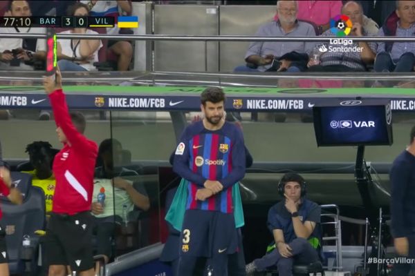  مدافع بارسلونا توسط هواداران به شدت هو شد