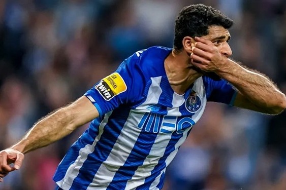  طارمی قاتل بزرگ اژدها شد