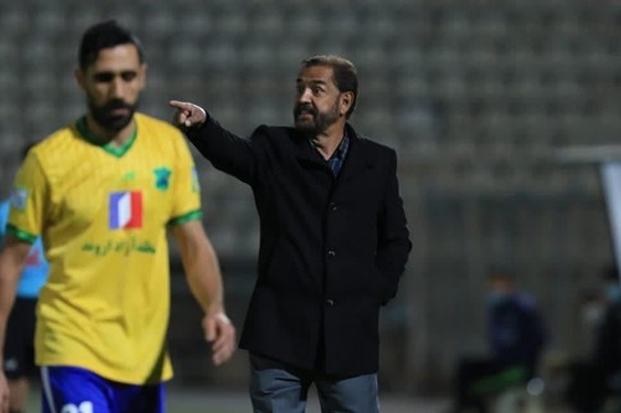  دلیل حضور کریمی در باشگاه صنعت نفت چه بود   فیروزی  هواداران حق دارند اما با صحبت‌‌های سرمربی آرام شدند