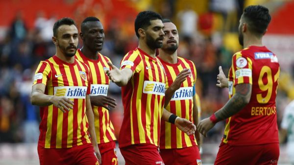 آیا کریمی به استقلال برمیگردد برو بالاتر