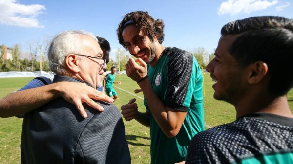 بازگشت یزدانی بدون عکس دونفره با ساپینتو