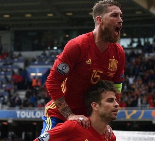  پیام ویژه راموس برای خداحافظی جرارد پیکه