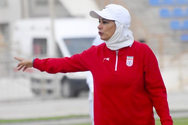  مهینی  باید سخت کار کنیم تا موفق شویم