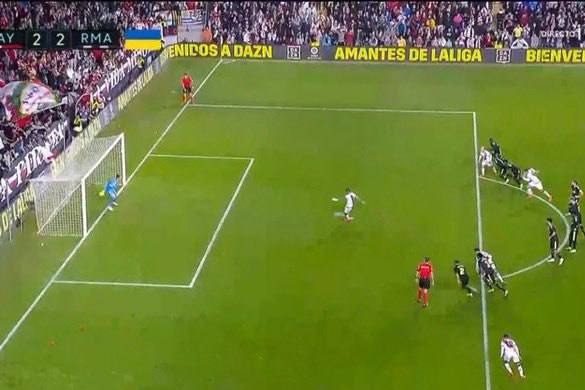 چرا پنالتی رایووایکانو تکرار شد عکس