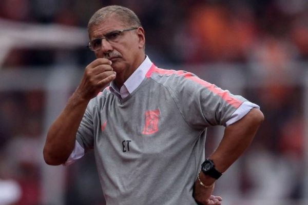 تاوارس سرمربی نفت میشود