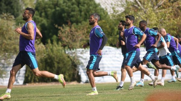  اعتصاب تمرین استقلال را تعطیل کرد