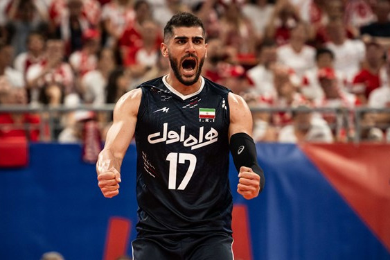  ستاره سرباز و پشت‌ خط‌زن لهستانی به کمک پیکان آمدند